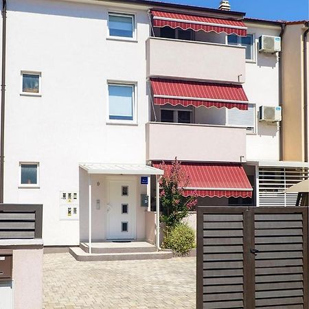 Leona Apartment Pula Exterior photo