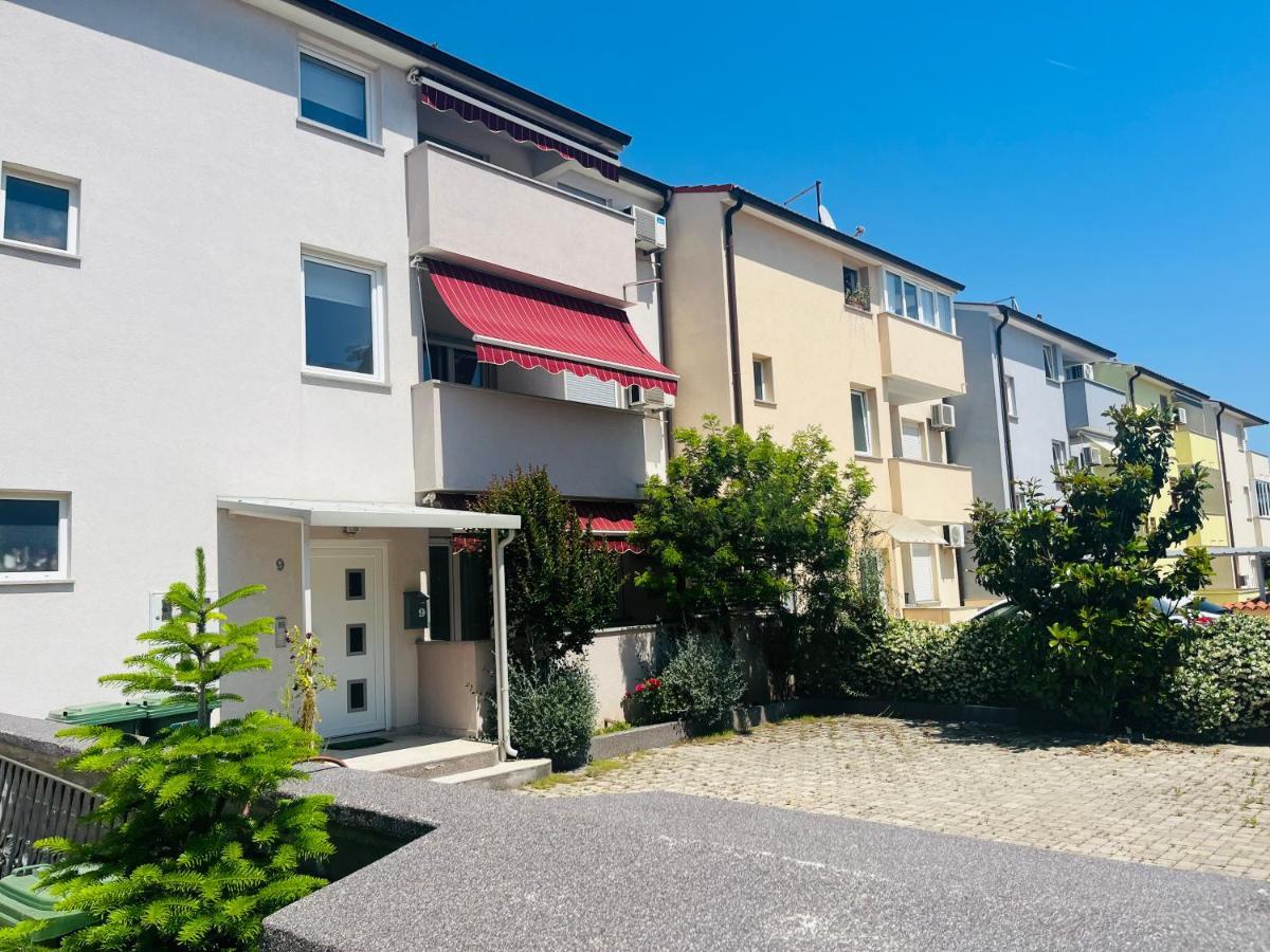 Leona Apartment Pula Exterior photo